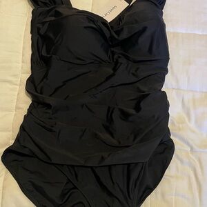Plus Size Retro Black V-Neck One Piece Swimsuit
